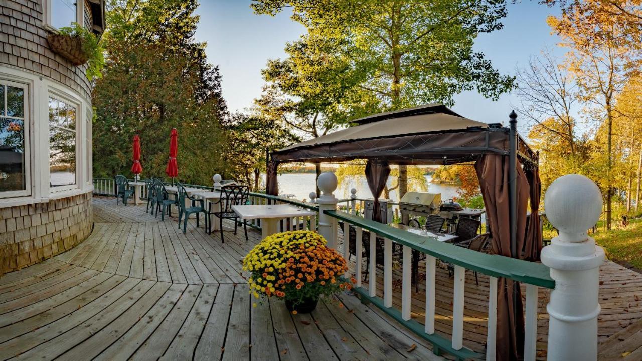 Hotel Windswept On The Trent à Campbellford Extérieur photo